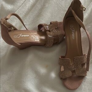 Forever 21 Tan Heeled Shoes Elegant Design